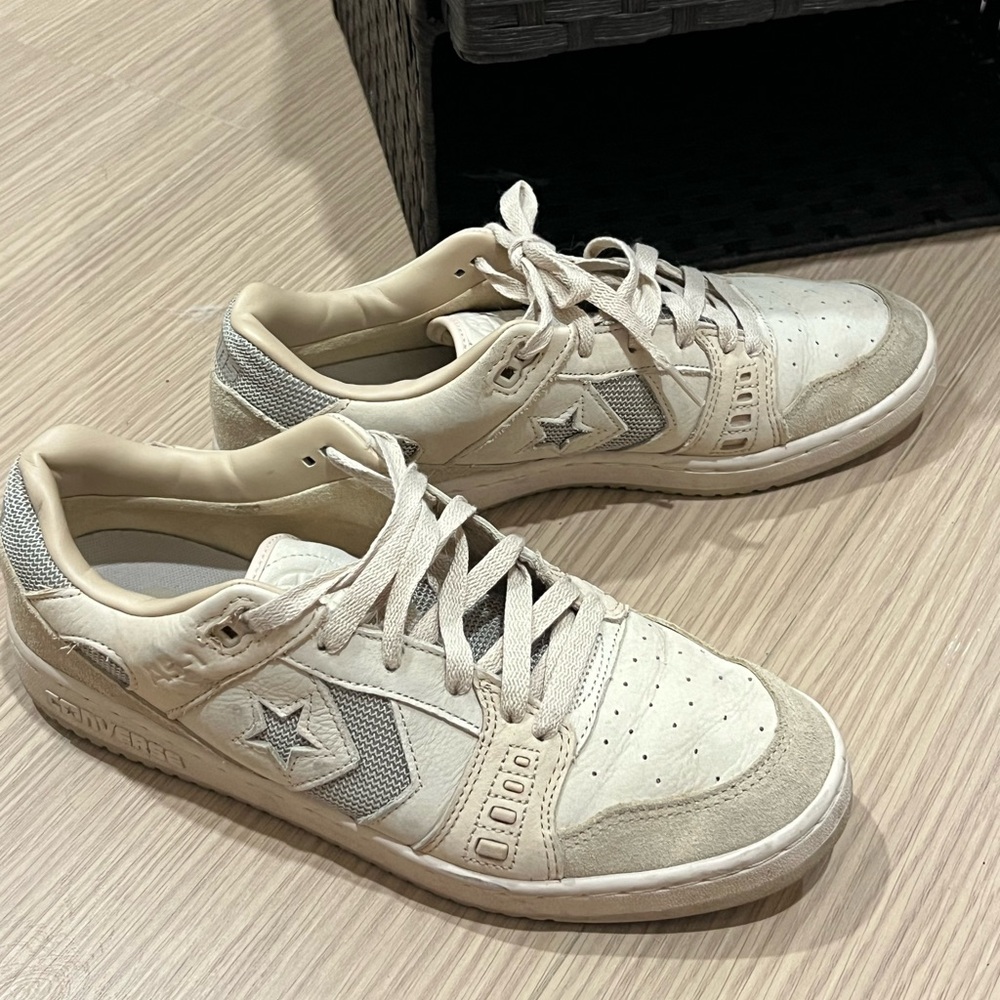 US 9.5 Converse Men's Beige Sneakers